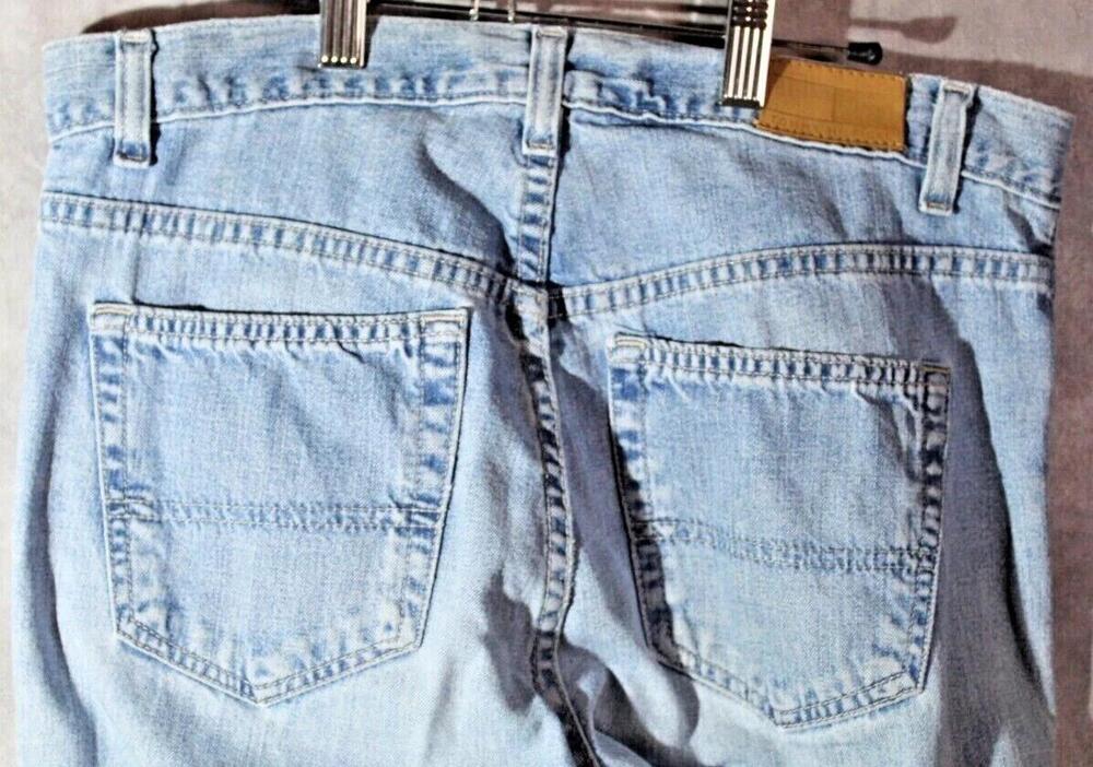 Tommy Hilfiger Jeans Mens 32x31 Light Wash Blue Denim Straight Leg Classic Fit